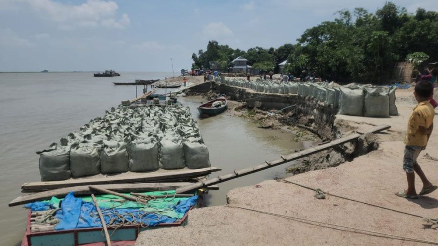 পদ্মা সেতু প্রকল্প রক্ষা বাঁধে ভাঙন